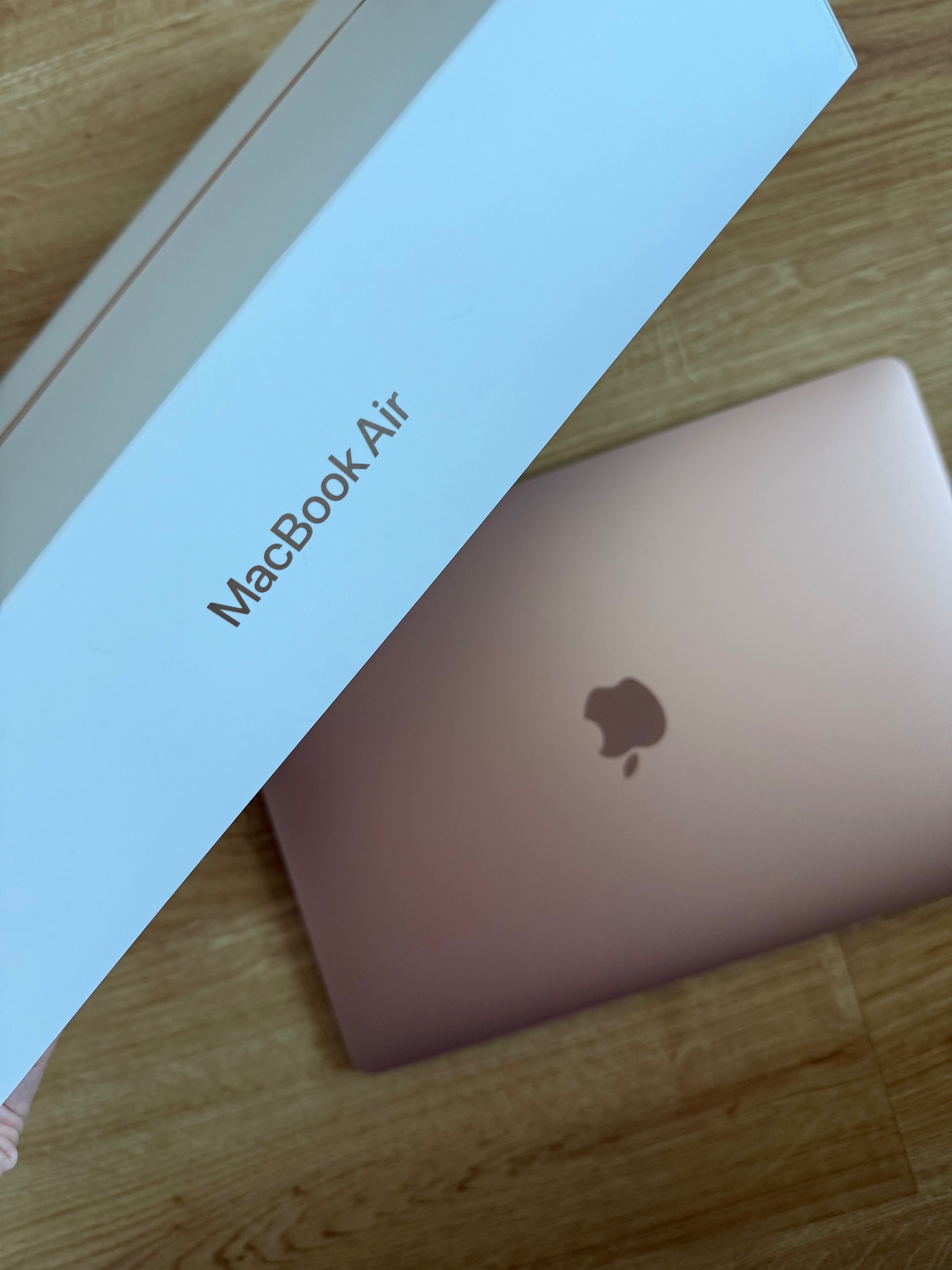 MacBook Air 13’ M1 różowy