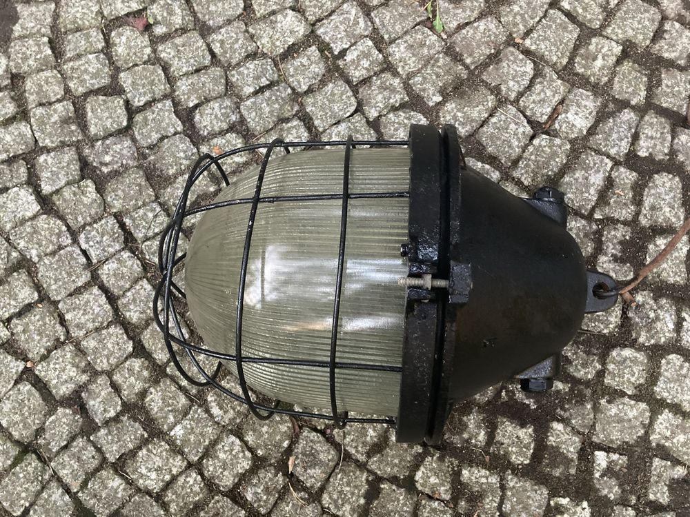 Lampa przemysłowa retro