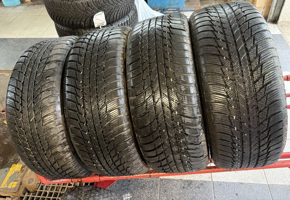 4x opona zimowa Bridgestone Blizzak LM001 215/55 R17 94V AO
