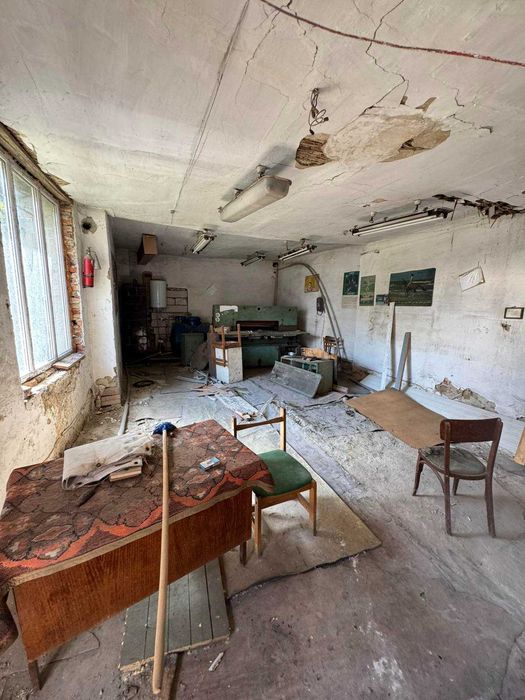 Будівля та споруди, площею 283,20 кв.м., в м.Іршава