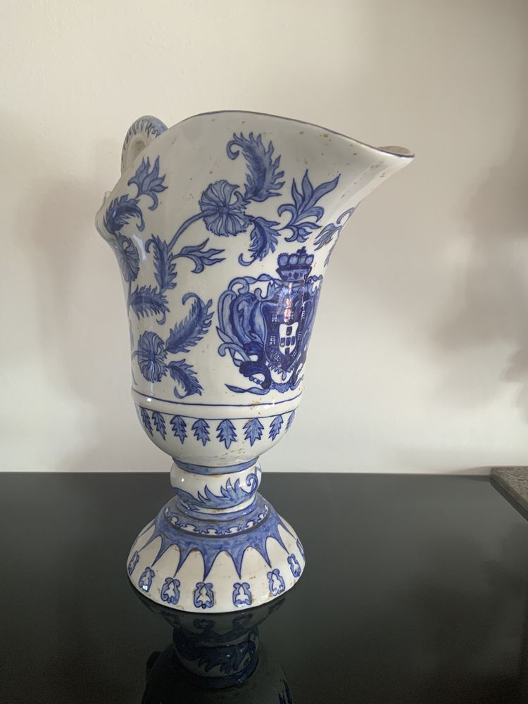 Pote porcelana azul e branco pintado à mão