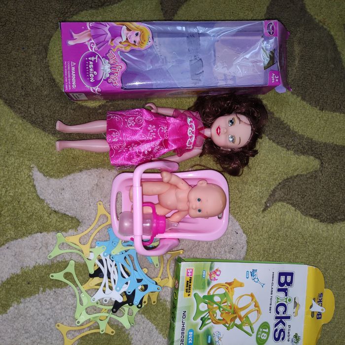 Кукла,пупс,конструктор.цена за всё.