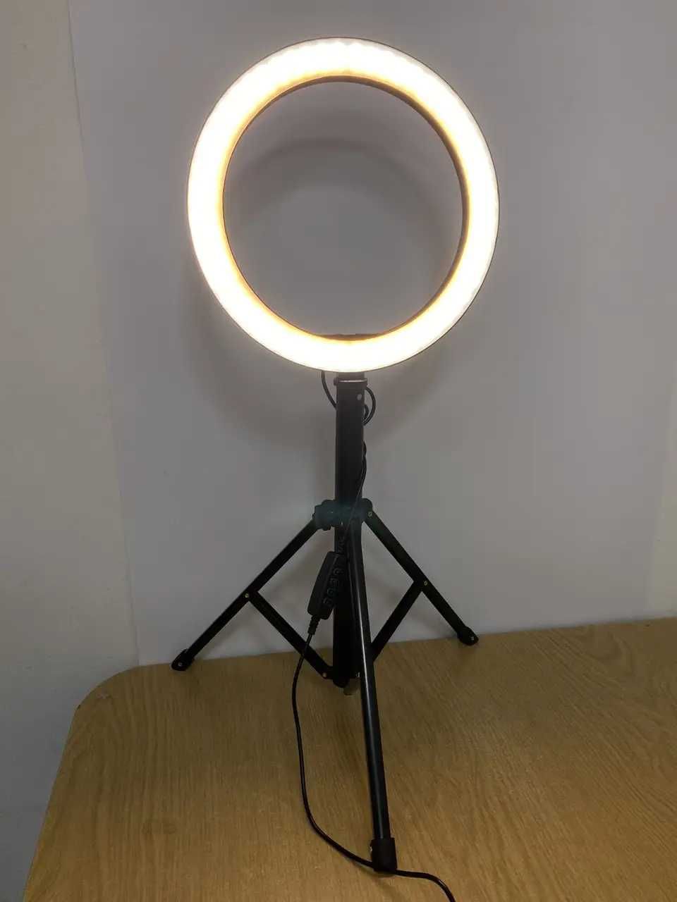 Б/в Кільцева лампа AIXPI L218 25 см