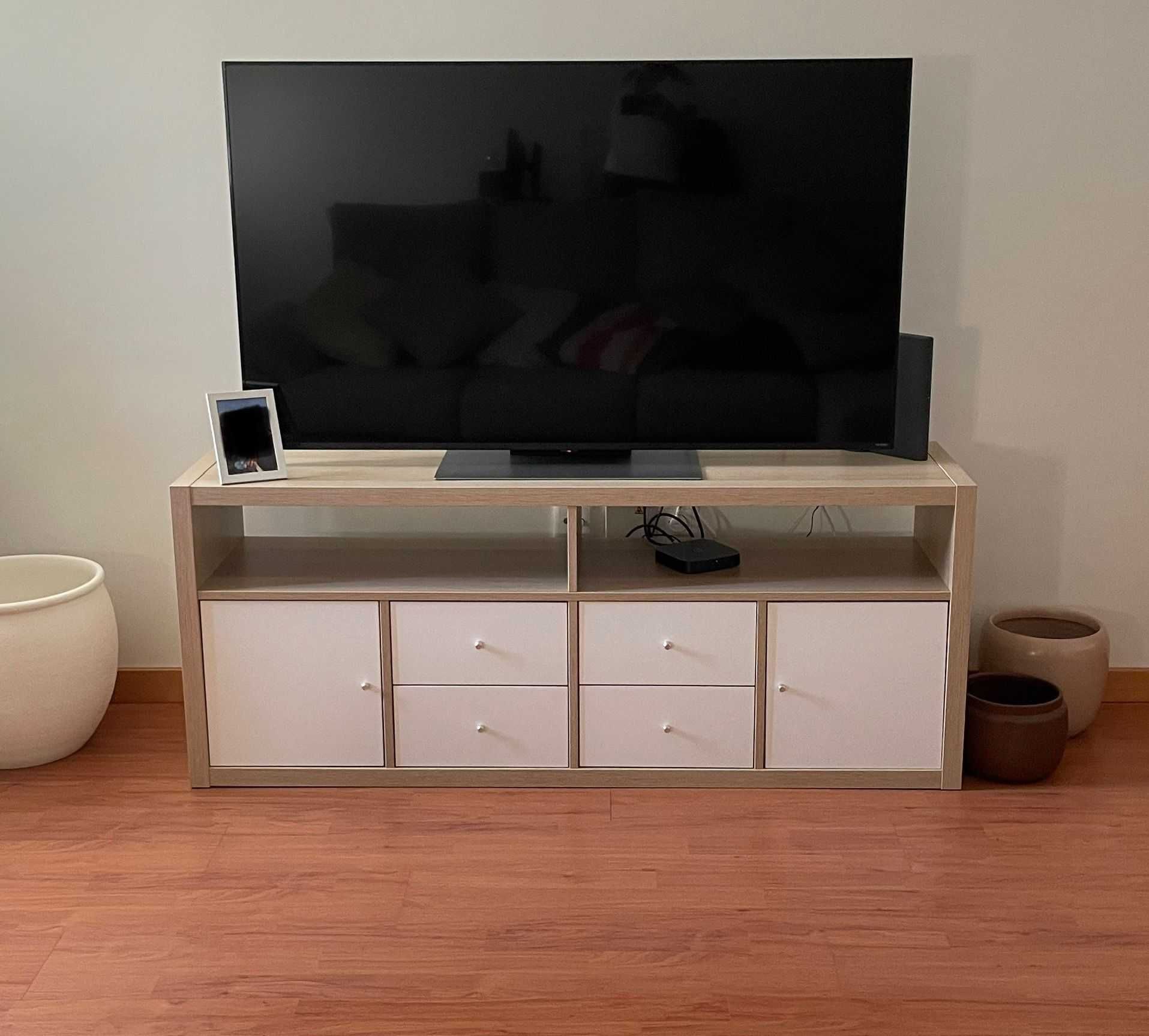 Conjunto estantes e mesa TV KALLAX IKEA