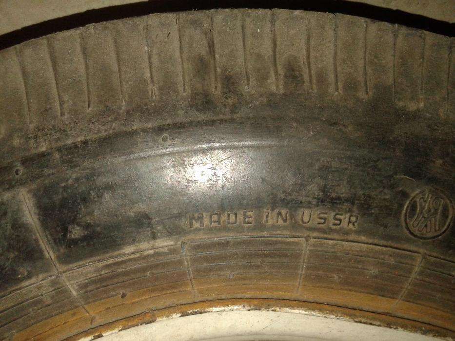 Продам резину Москвича-401,402,403,407 на 15" и на 16", диски, колпаки