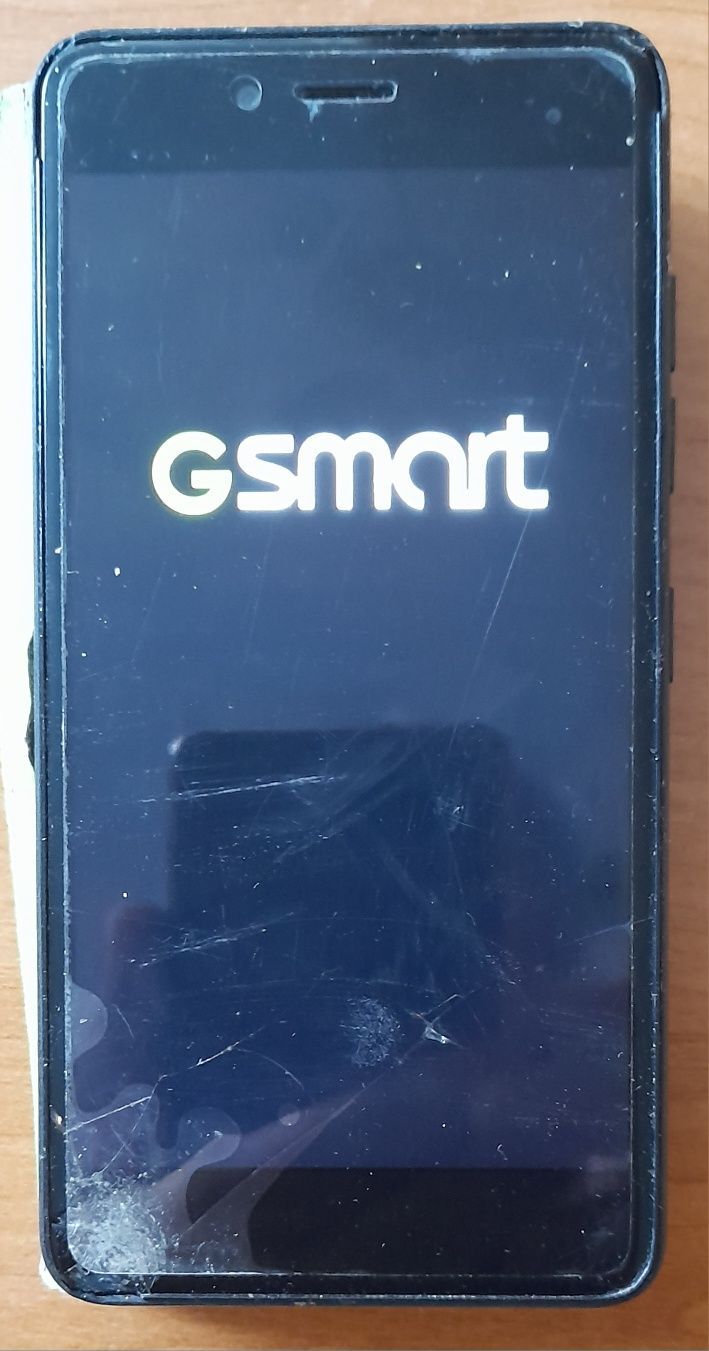 Смартфон GSmart на запчастини.
