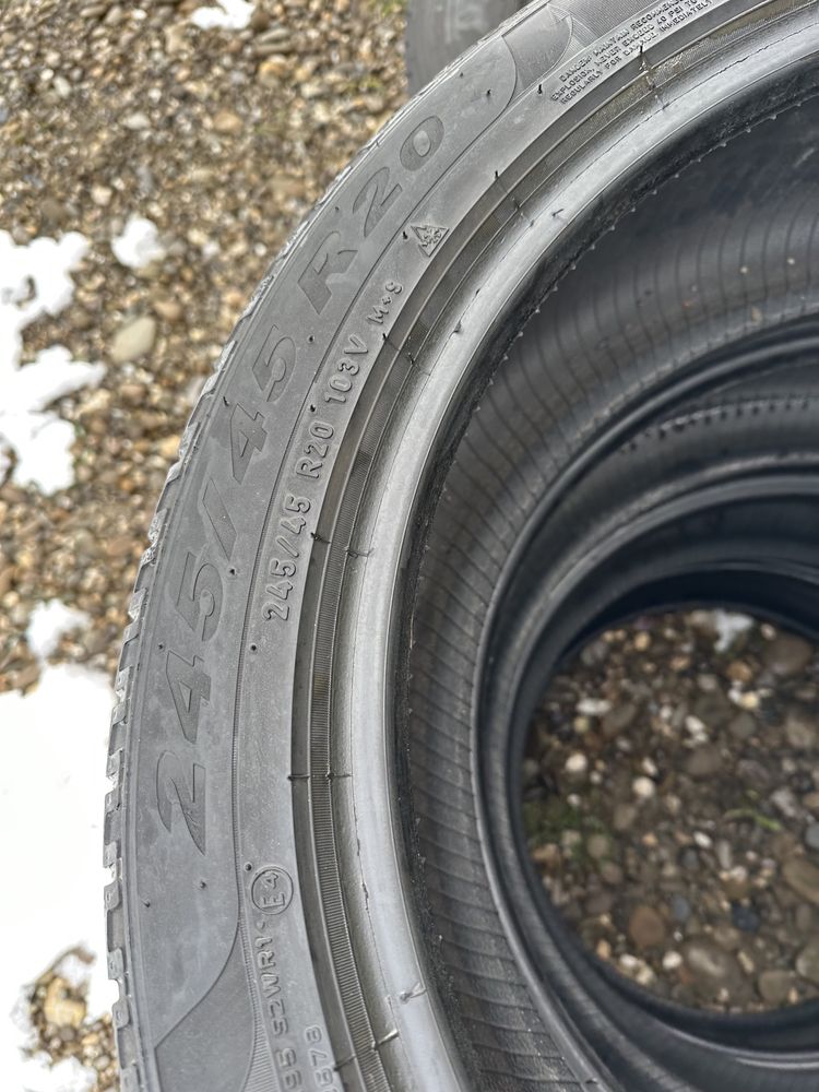 245/45/20 Pirelli Scorpion Winter