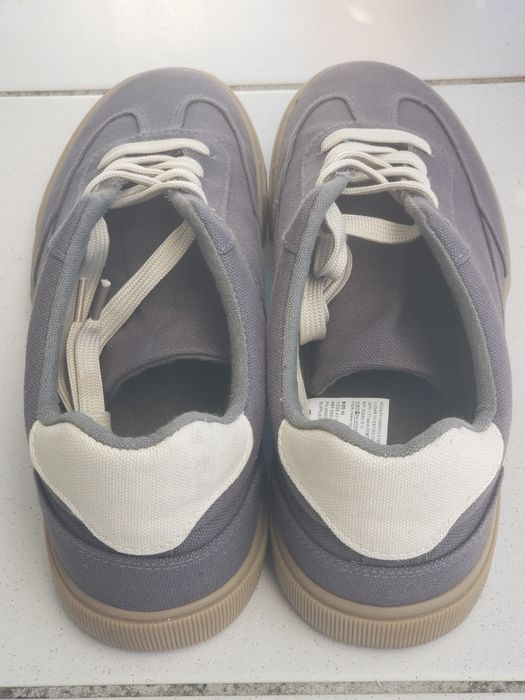 Sapatilhas tipo ténis em lona