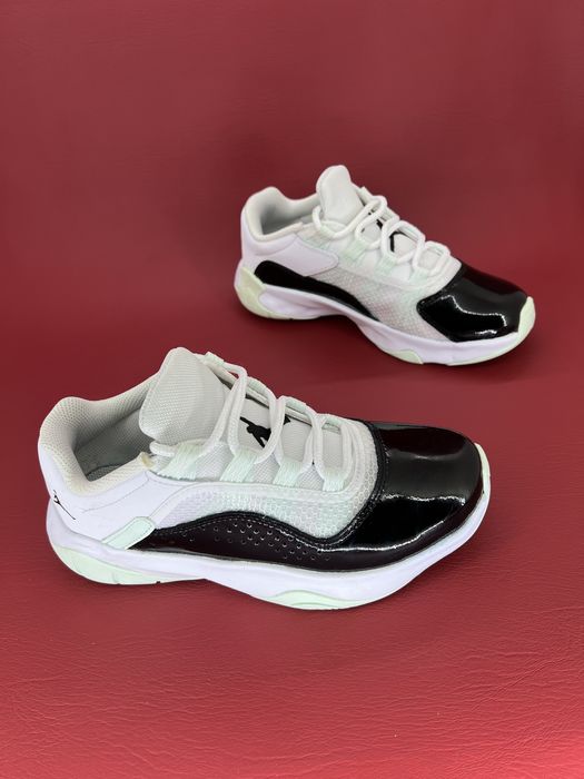 Кросівки 36,5р.  Jordan 11 CMFT Low