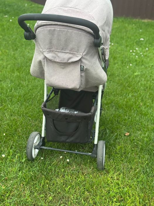 Прогулянкова коляска в хорошому стані