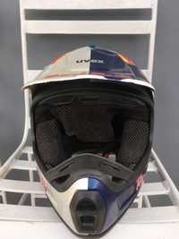 Capacete uvex redbull