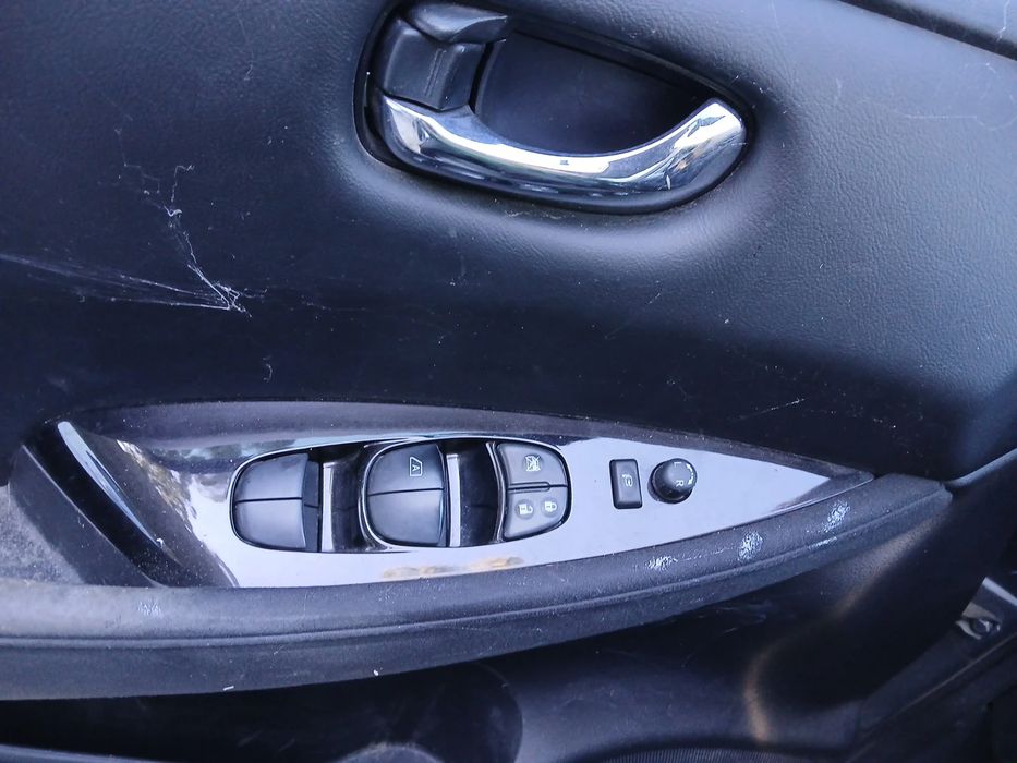 Comando / botão / interruptor vidros frente esquerdo NISSAN Leaf EV (Z
