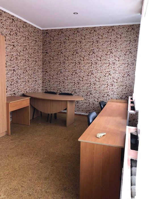 Офісно-готельний центр "НОВИНКА" в центрі міста Лозова