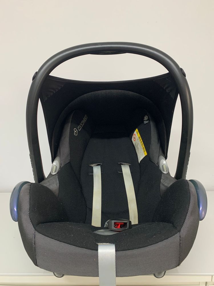 Cadeira auto Ovo com base isofix da Maxicosi