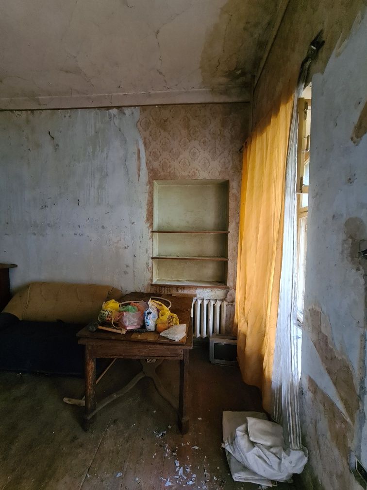 ПРОДАМ КВАРТИРУ от ХОЗЯИНА ул. Соборная площадь (дворовая,под ремонт)
