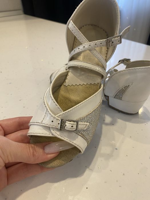 Туфлі для бальних танців