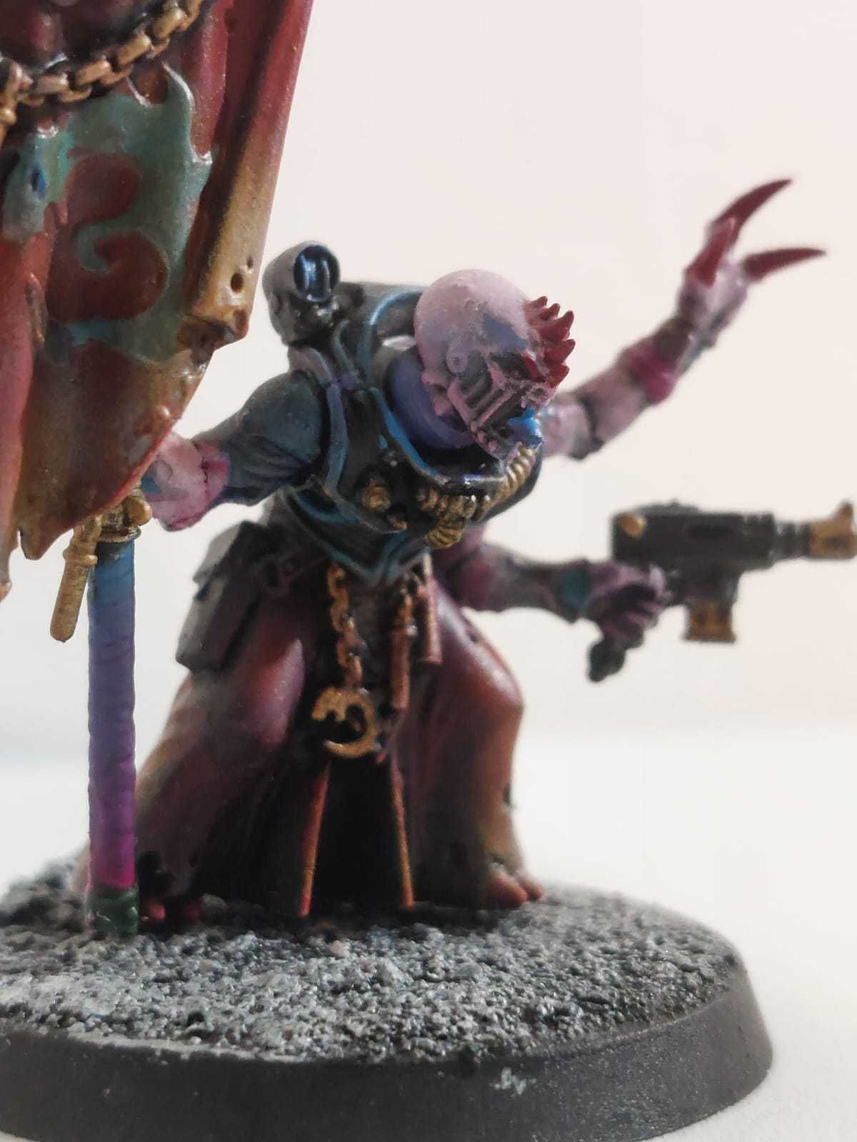 Pomalowana figurka Genestealer Cults Acolyte Iconward Warhammer 40000