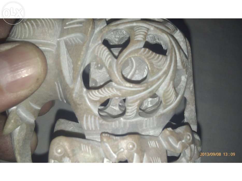 Lote de 3 elefantes miniatura em pedra de sabão de Goa India