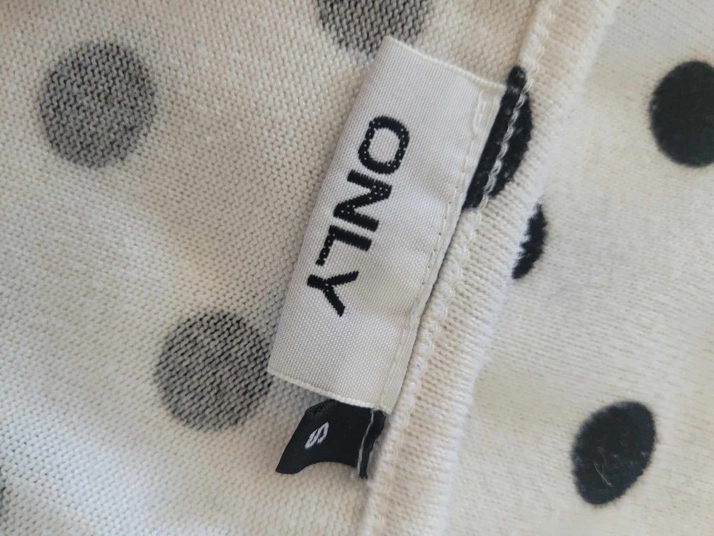 Biały sweter w grochy oversize w stylu retro ONLY