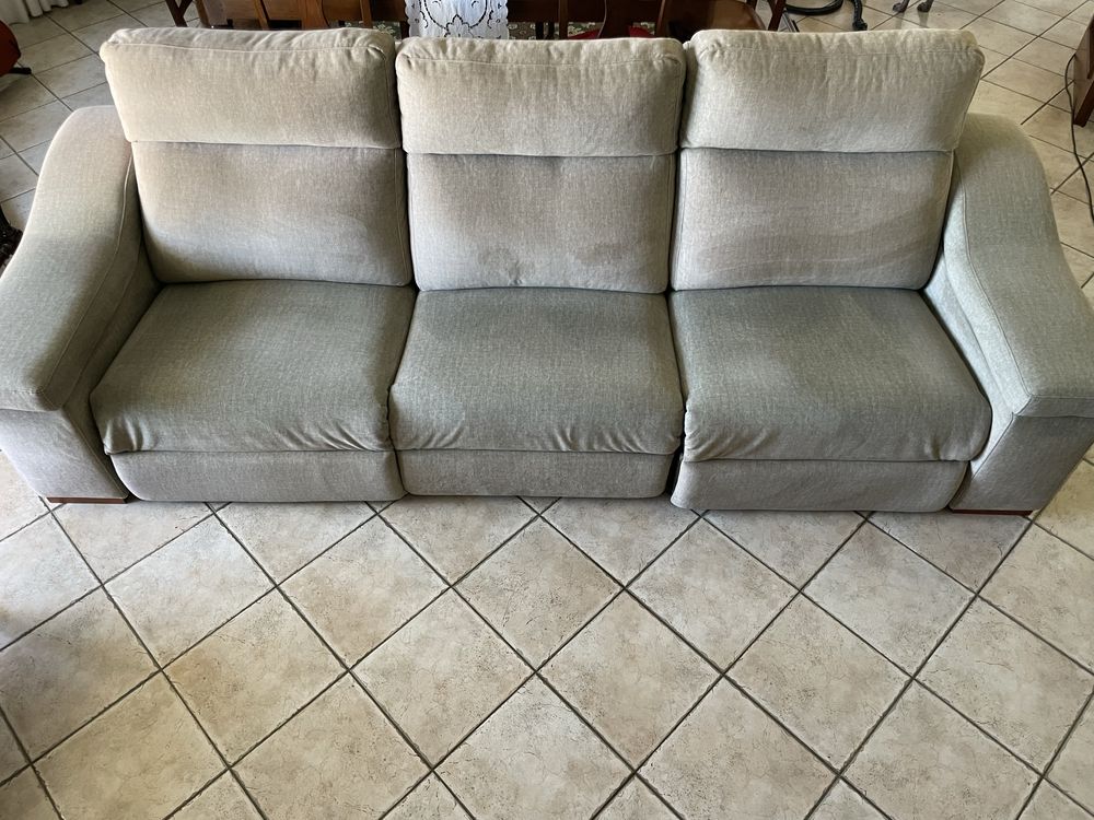 Sofá de 3 lugares com chaise long eletrica