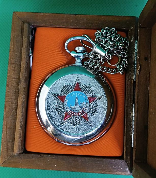 Годинник кишеньковий! "Молния" День Победи"з рідною цепочкою! Шкатулка