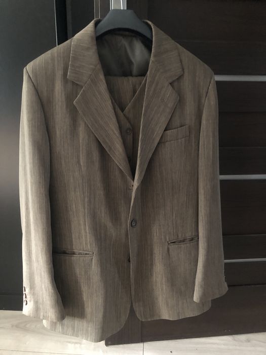 Garnitur męski trzyczęściowy