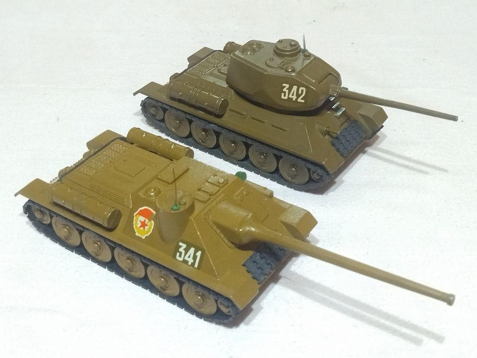 Танк СУ-100 Модель 1:43 Танк Т-34.