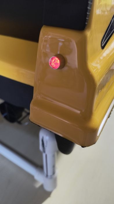 Кораблик для закорму риби