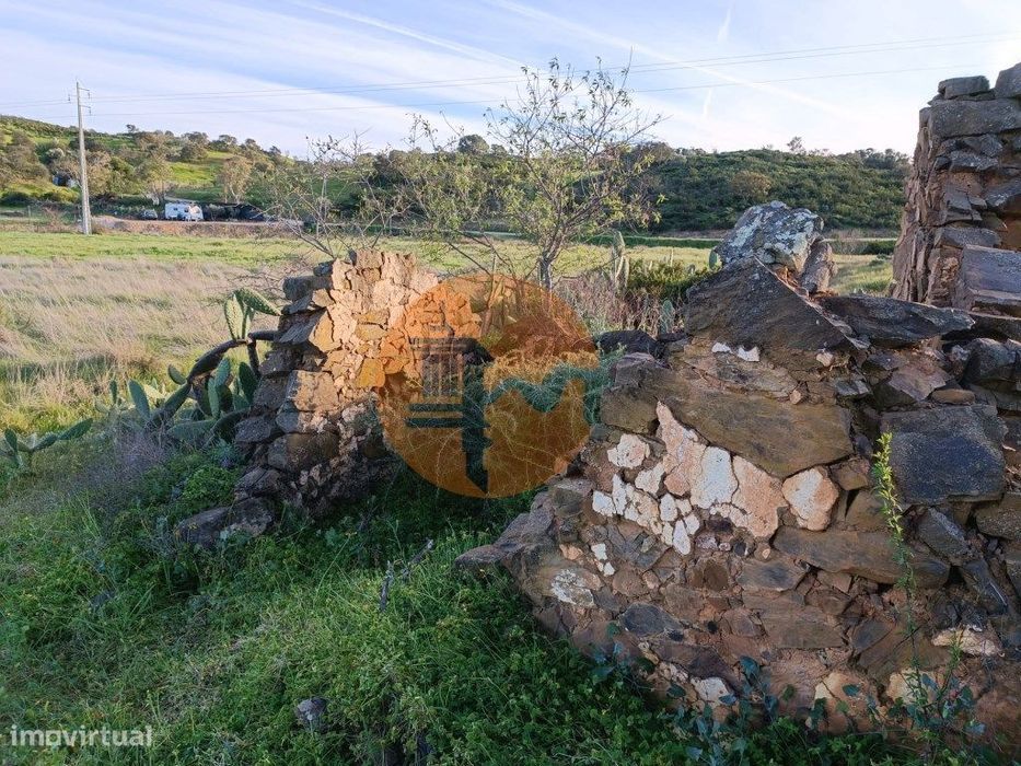 Terreno Misto Com 9.160 M2 - Com Urbano - Armazem / Garagem - Junqu...