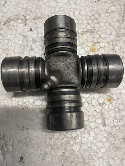 Крестовина кардана