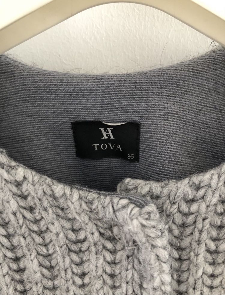 Sweter firmy Tova