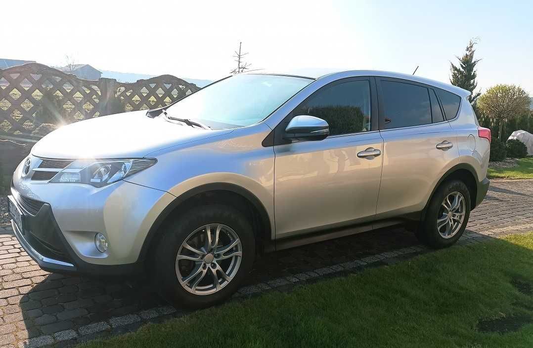 **Toyota RAV-4**  2015 Rok** 2,0 diesel**