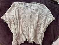 Blusa branca com abertura