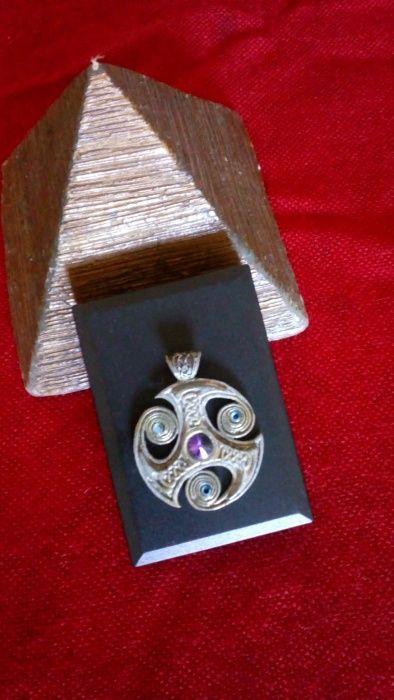 Pendente celta Trefot