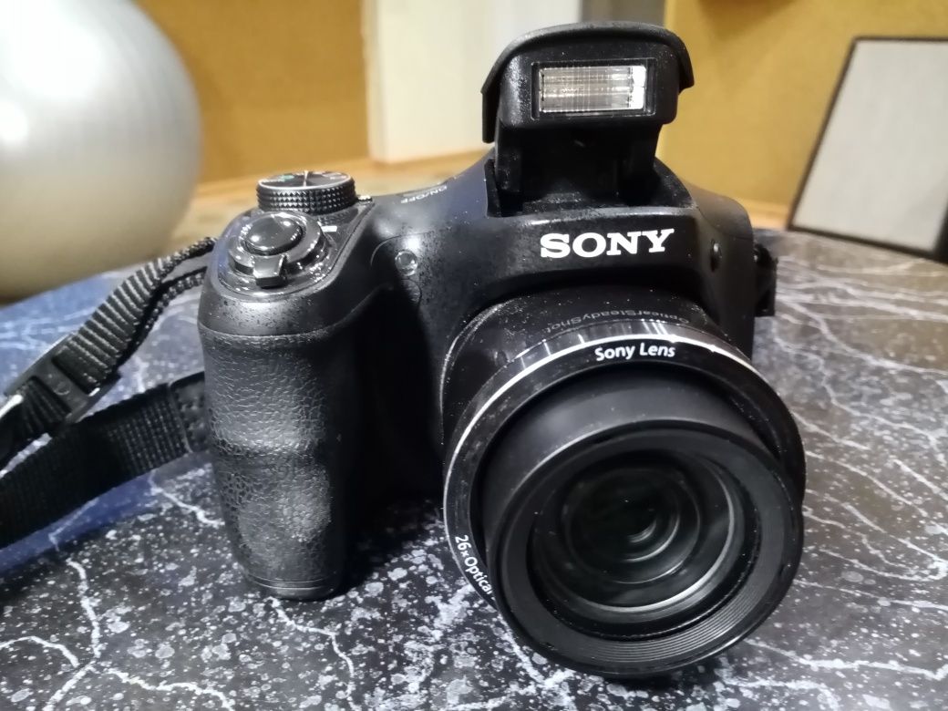 Продам фотоаппарат Sony cybershot H 200