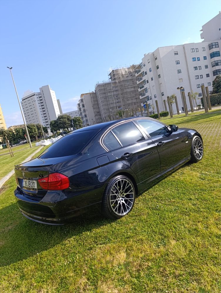 Bmw 320D LCI  184cv