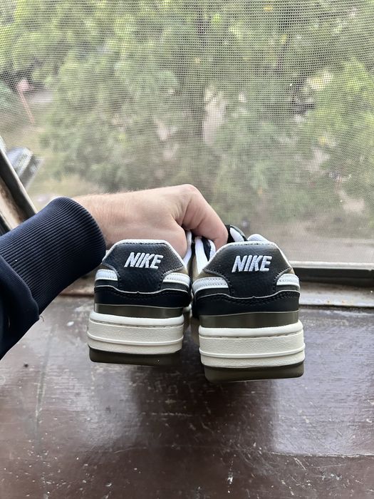 Жіночі кеди Nike Gamma Force шкіряні