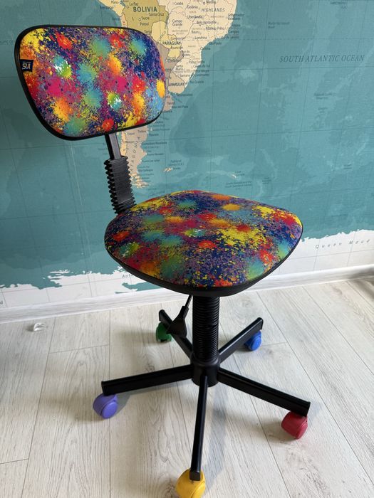 Дитячий компʼютерний стілець