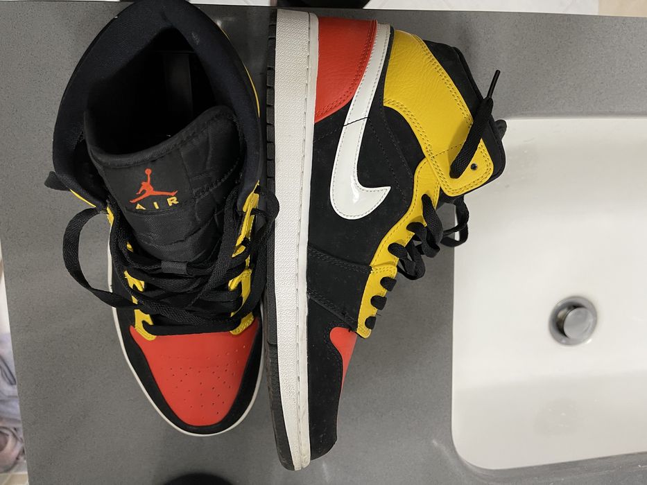 Jordan 1 mid Amarillo. 42,5