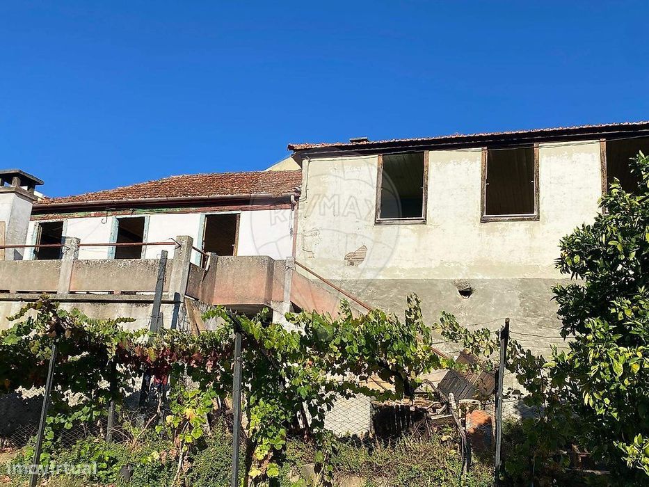 Moradia T4 para venda