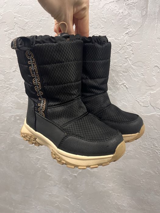 Дитячі зимові сапоги теплі в  гарному стані