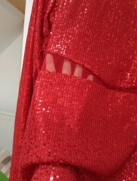 Piękna czerwona sukienka