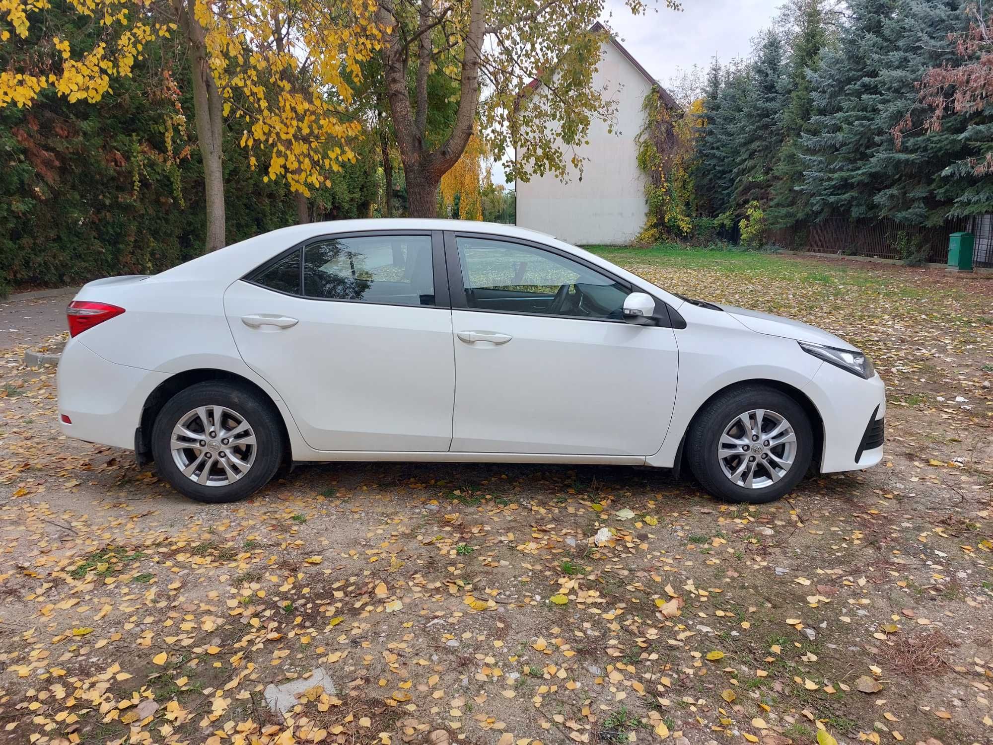 TOYOTA COROLA 2018г - 12500$