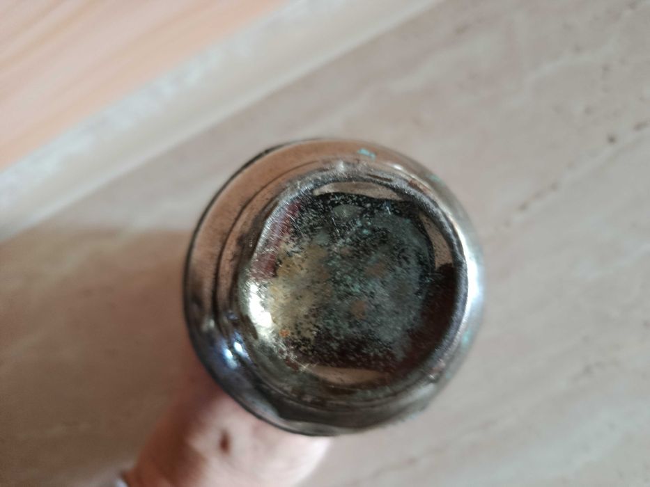 Stary metalowy kałamarz