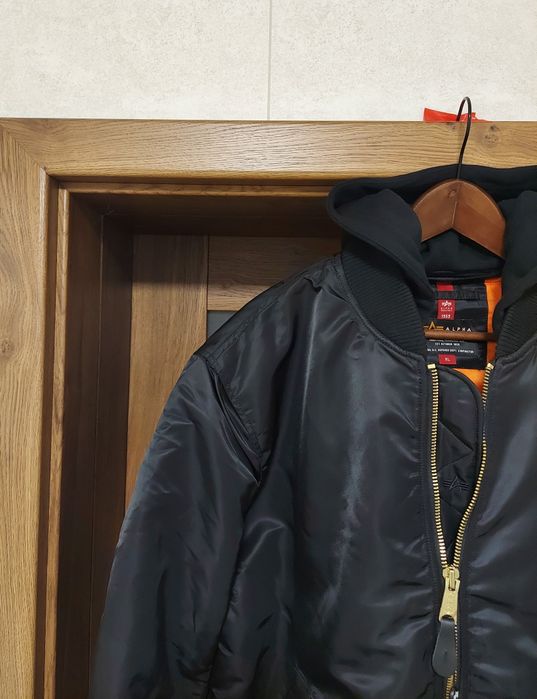 Kurtka bomberka Alpha Industries MA-1 ZH Back EMB czarna rozmiar XL