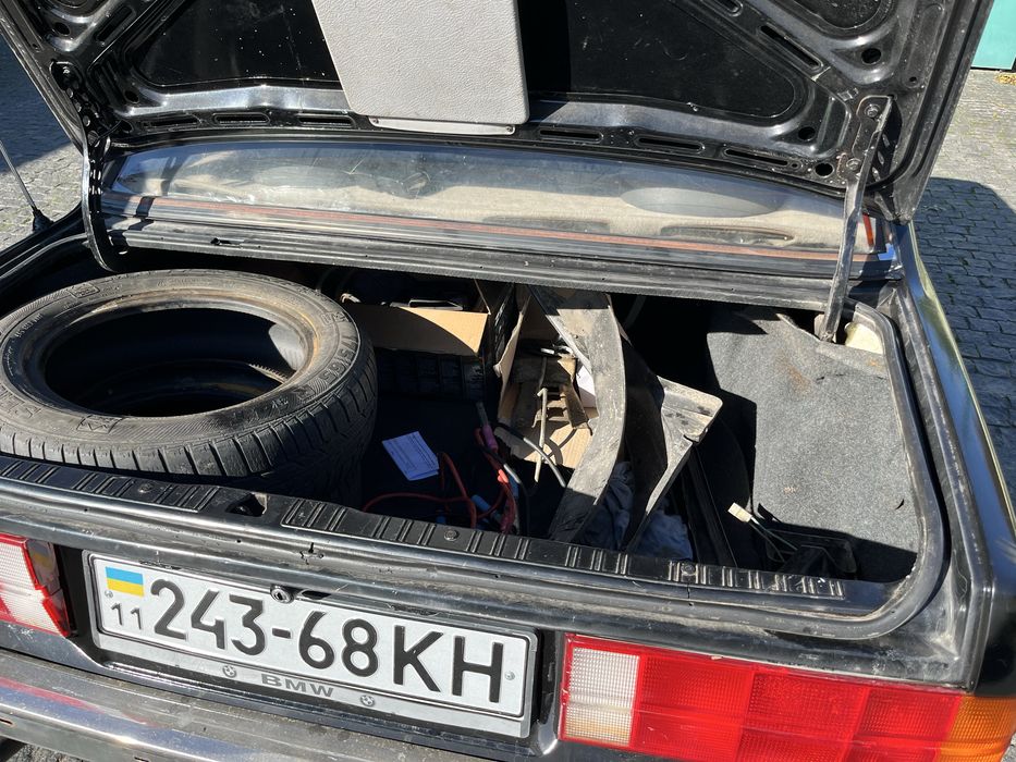 Продам  бмв е30, 1.8