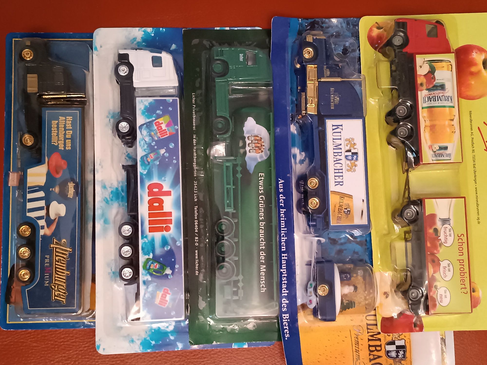 Zestaw modeli 10-ciu ciężarówek różnych marek o skali 1:87