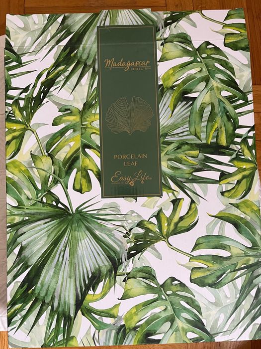 NOWY, ozdobny porcelanowy talerz / patera w kształcie liścia.