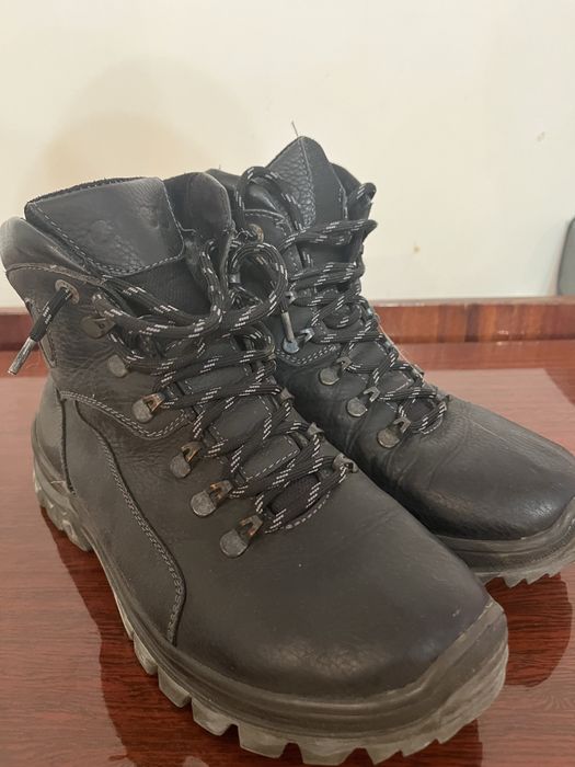 Шкіряні зимові черевики фірми Ecco