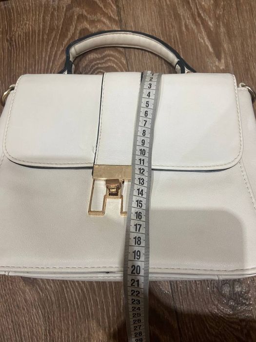 L. Pigeon Белая сумочка в хорошем состоянии